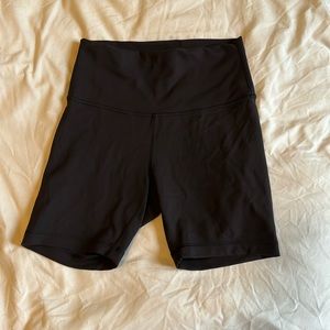 Lululemon wander train short, 6 inch inseam